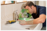 Tại sao bồn cầu lại bốc mùi hôi khó chịu