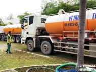 Dịch vụ thu gom bùn thải công nghiệp Quốc Hùng giá rẻ, nhanh chóng