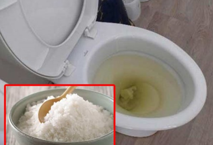 Sử dụng muối ăn để tẩy trắng bồn cầu