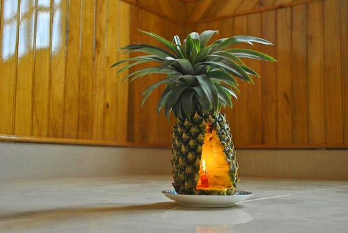 Dứa gi&uacute;p triệt ti&ecirc;u m&ugrave;i ẩm mốc nhanh ch&oacute;ng