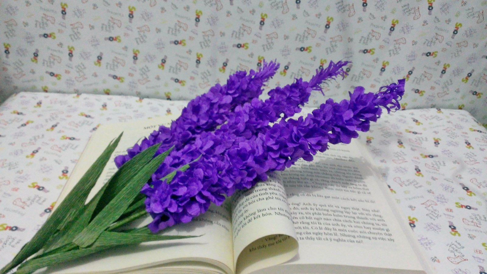 Hoa oải hương tỏa hương thơm dịu nhẹ trong ph&ograve;ng