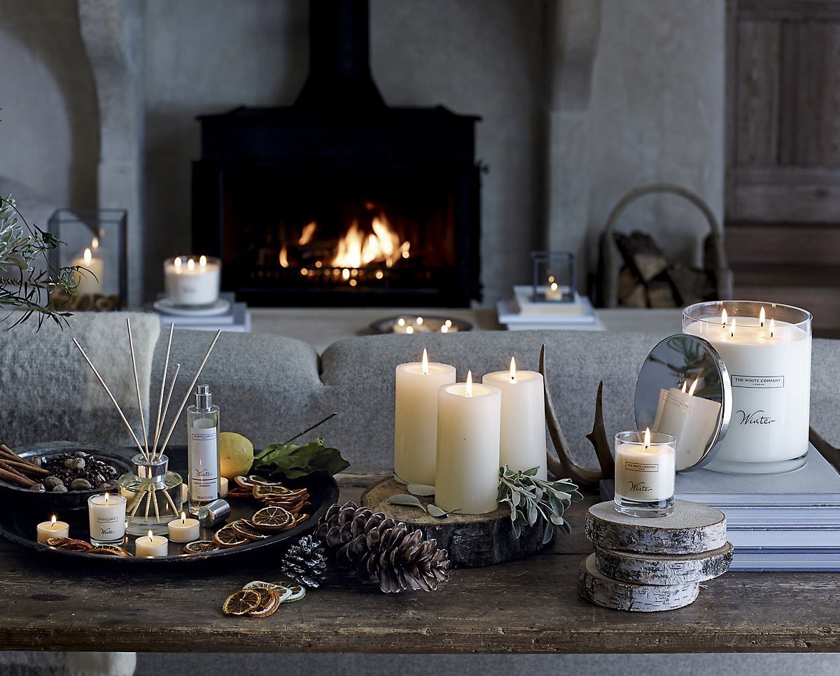 Nến thơm được d&ugrave;ng nhiều ở nơi tối để vừa c&oacute; hương vừa s&aacute;ng hơn