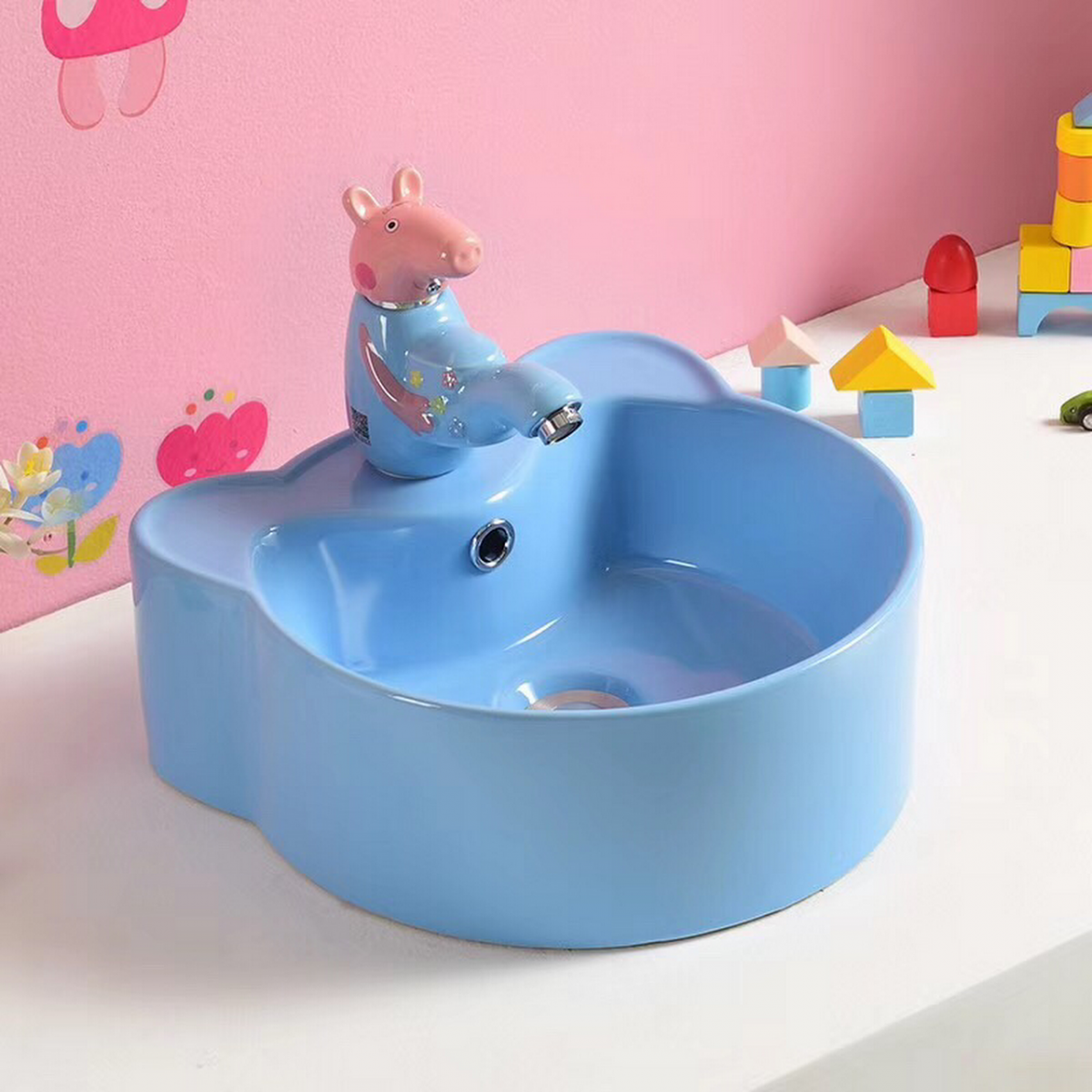 K&iacute;ch thước v&agrave; m&agrave;u sắc chậu rửa mặt trẻ em thường nhỏ v&agrave; bắt mắt