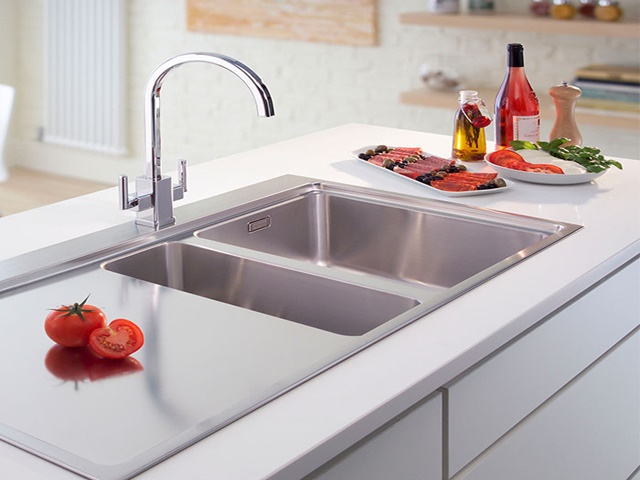 Bồn rửa chén sau khi đã khắc phục