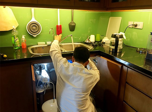 Th&ocirc;ng bồn rửa ch&eacute;n Quận 5 c&oacute; đội ngũ nh&acirc;n vi&ecirc;n chuy&ecirc;n nghiệp