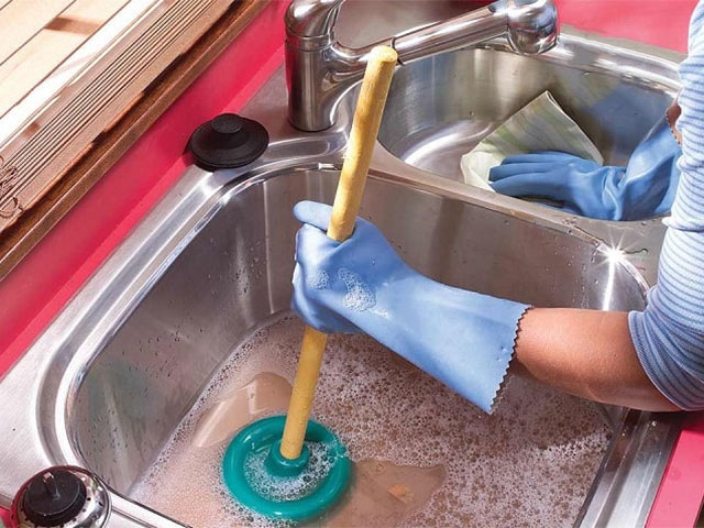 Dịch vụ thông bồn rửa chén quận Tân Phú uy tín, chất lượng