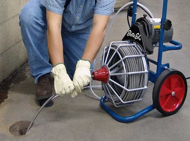 Thông cống nghẹt quận 8 giá rẻ với trang thiết bị hiện đại