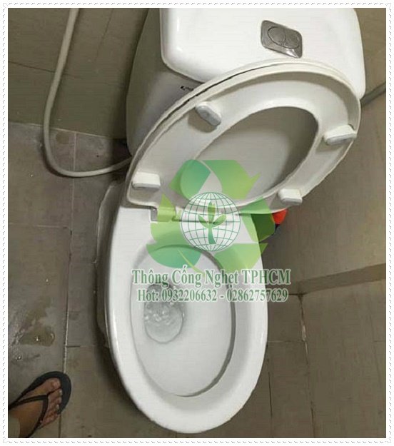 Dịch vụ thông bồn cầu nghẹt giá rẻ