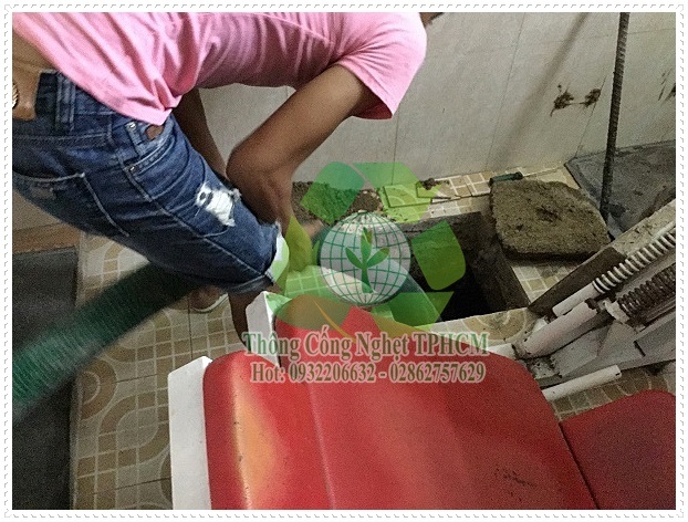 Th&ocirc;ng tắc cống bằng m&aacute;y l&ograve; xo chuy&ecirc;n dụng